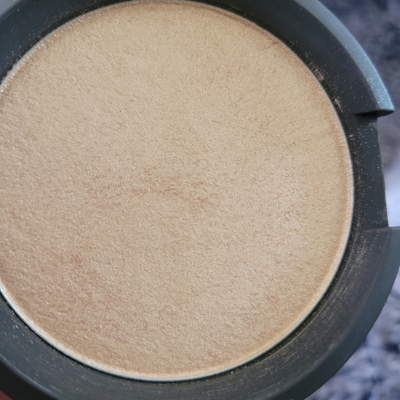 Becca Cosmetics Prosecco Pop - Picture 3 of 4